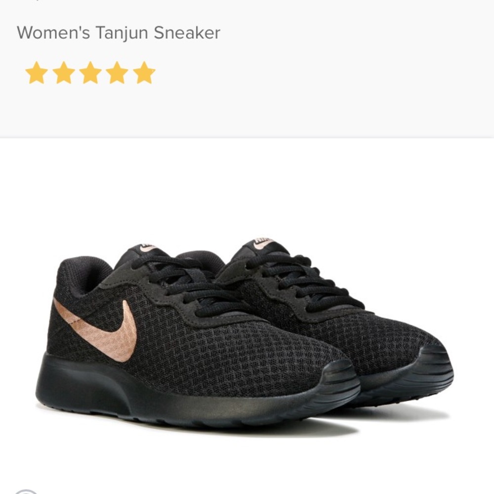 Black Nike tanjun sneakers. EUC. Sz 6.